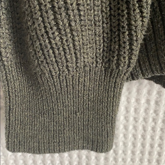 Universal Thread Sweater - Picture 4 of 6